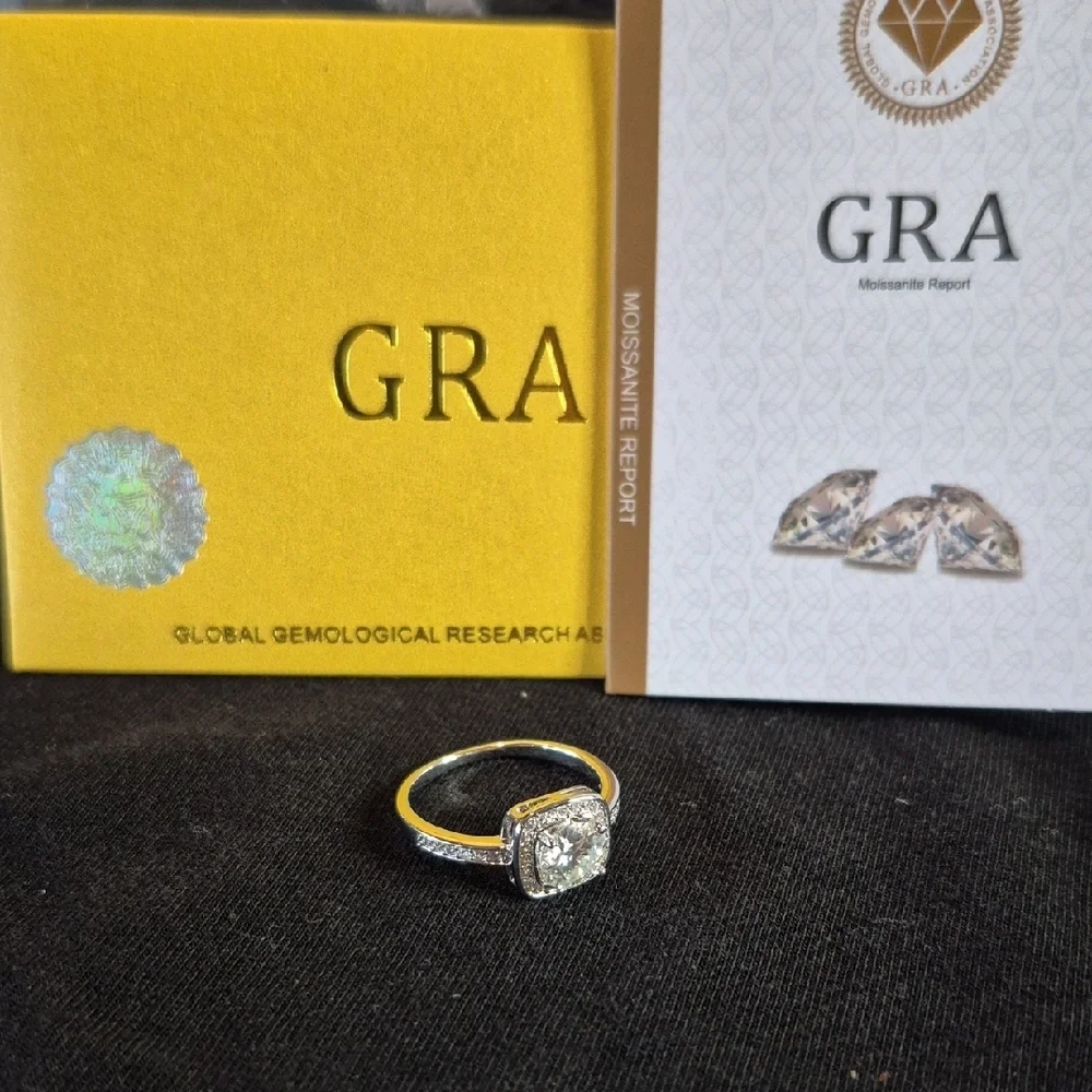Stunning Moissanite Silver Ring with Sparkling Stone #15 - Picture 4 of 5